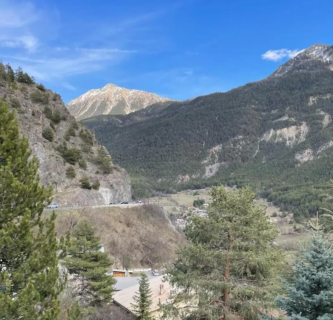 Repos, Cite Vauban. Apartment Briancon