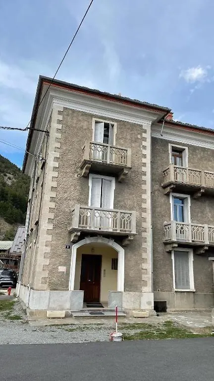 Repos, Cite Vauban. Apartment Briancon